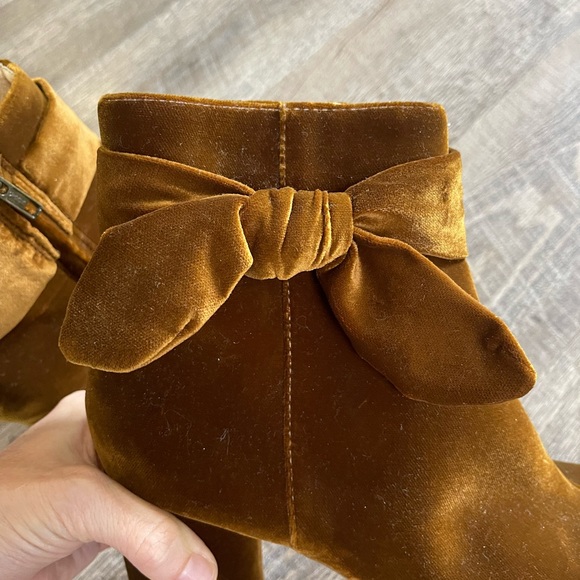 Madewell Esme Bow Boot in velvet - Picture 5 of 11